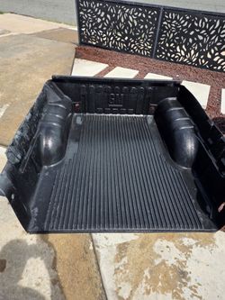2010 chevy colorado 5 foot bed factory bed insert.