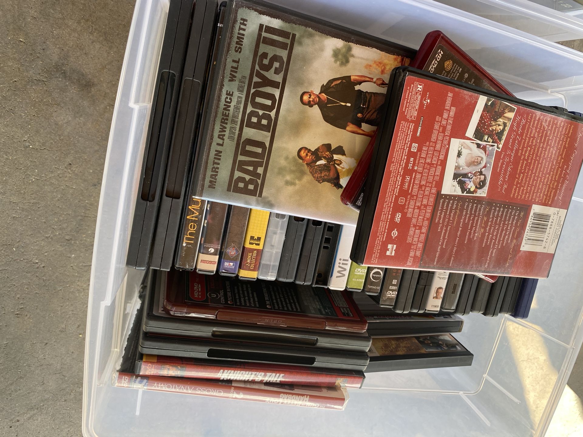 Over 400 DVD Movies Some Games Mixed