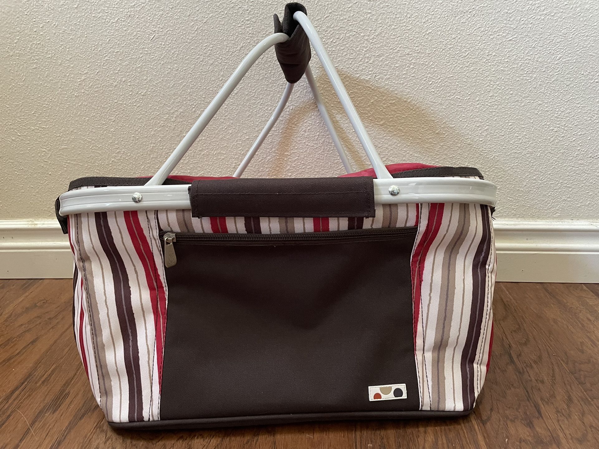 Picnic Cooler Basket tote in red, excellent condition.