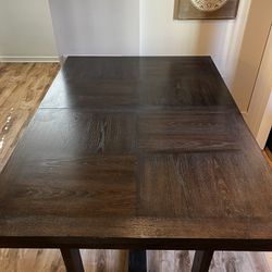 Dining Table W/Chairs