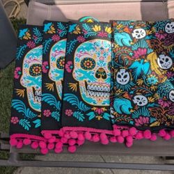 New 4 Hand Towels 
