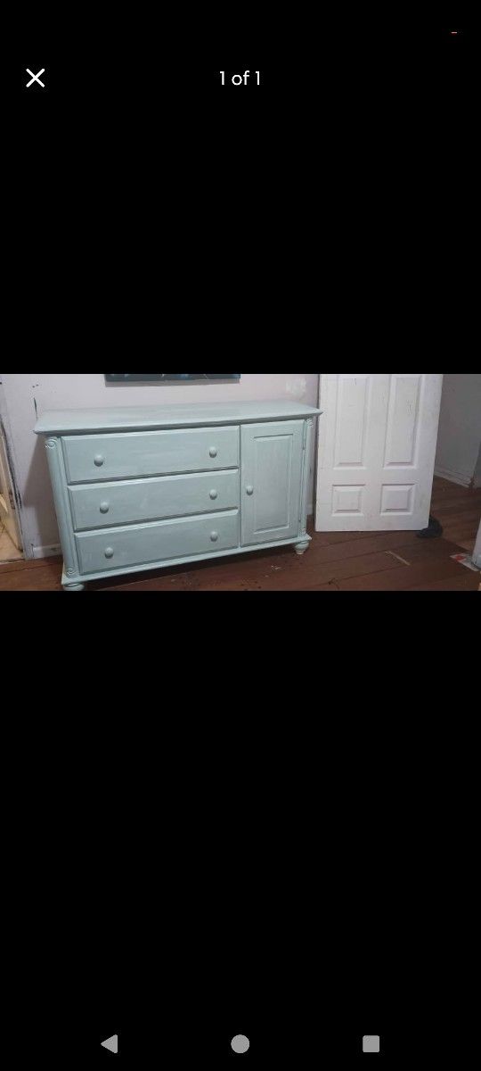 Dresser