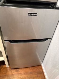 Mini fridge