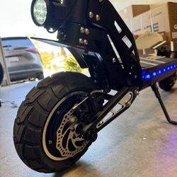 Dual-motor electric scooter