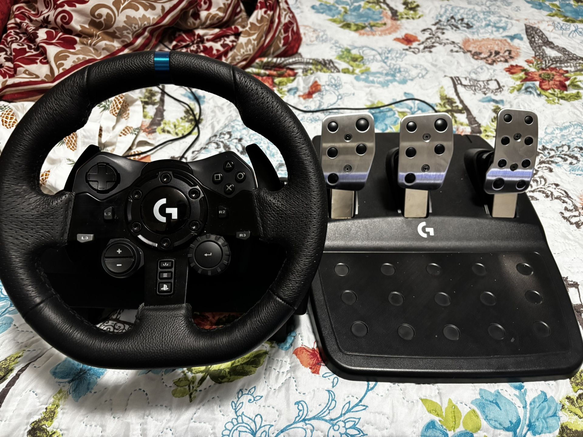 Logitech G923 Racing Wheel