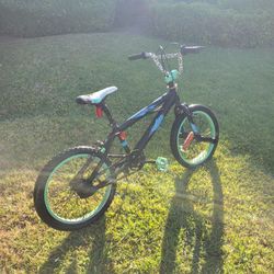 18 inch freestyle bike ** Read Description **