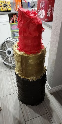 Lipstick pinata