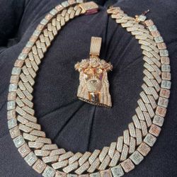 2 necklace 1 pendant 