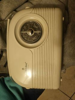 Vintage style radio works great