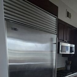 Sub-Zero 36” Built-In Refrigerator – Model 650S – Excellent Condition