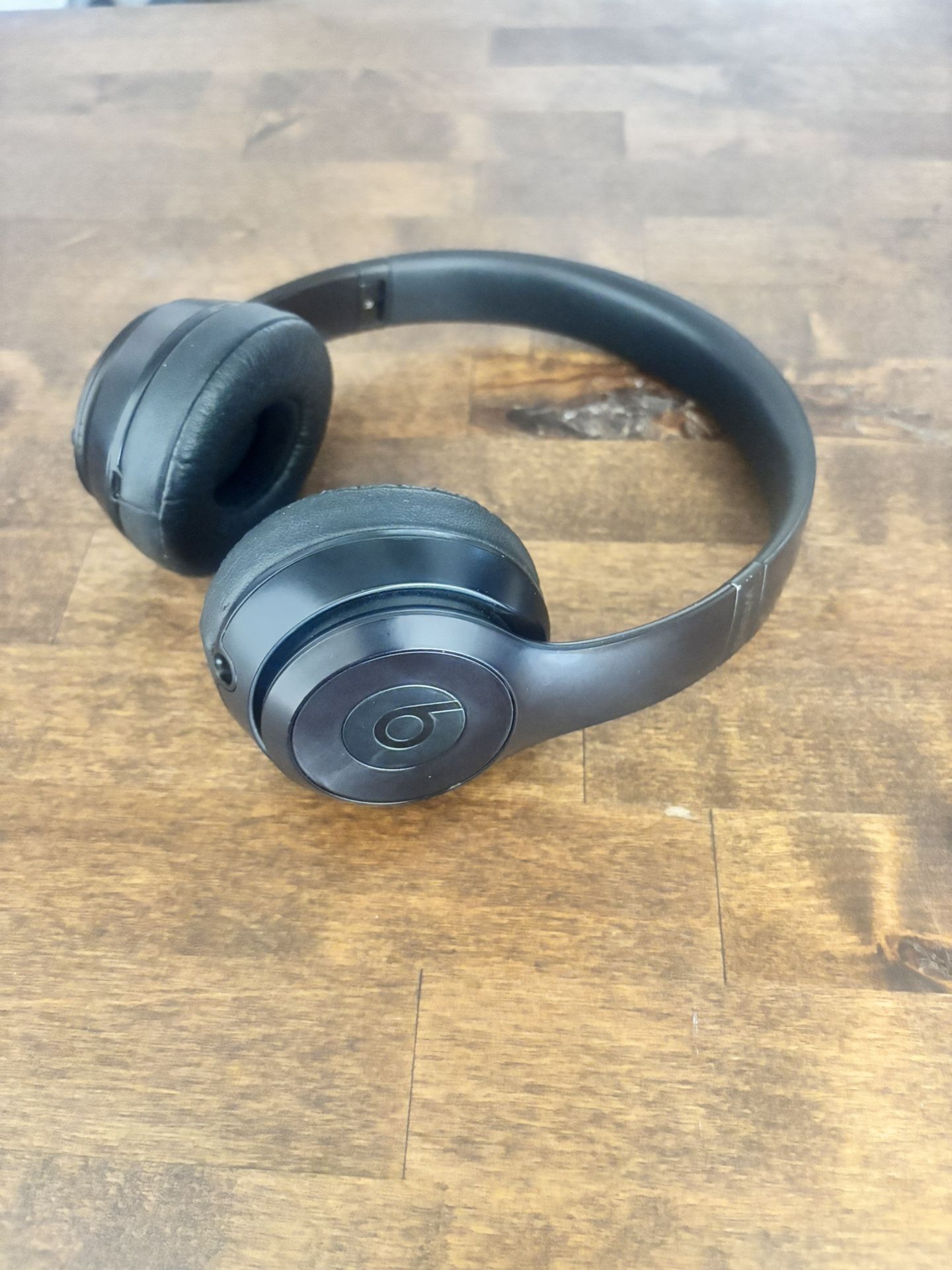 Beats Solo3 Like New Condition