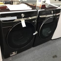 New Scratch And Dent Samsung Front Load Washer And Dryer Set. 1 year Warranty 