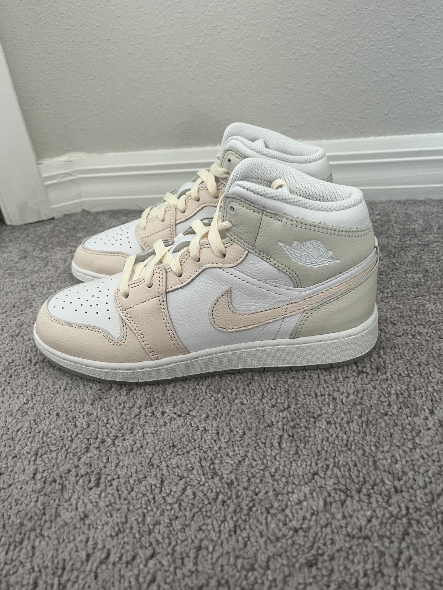 Nike Air Jordan 1 MID SE | Size 6Y