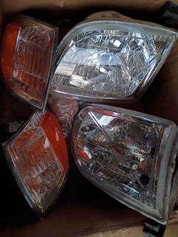 2001 Toyota Tundra SR5 - 4-Piece Kit Driver and Passenger Side Halogen Headlight