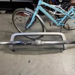 2004 Chevy Silverado 1500HD Front Grill OEM