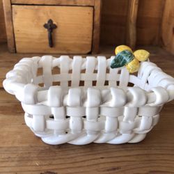 Vintage lemon decor