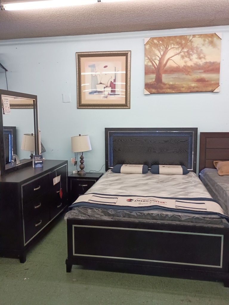 💥 LED Lighted Queen Bedroom Set