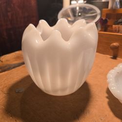 White Milk GLASS Rose Flower Bowl, Great Shape 