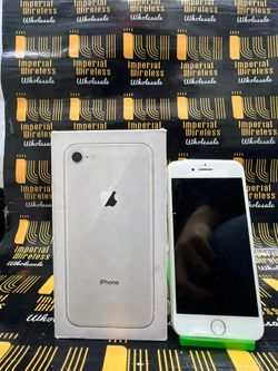 iPhone 8 64GB Unlocked Open Box (White)