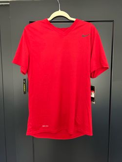 Nike Men’s Large Red V-Neck Dri-Fit T-shirt