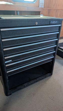 Maxum 7 drawer tool chest ball bearing drawers good shape chest storage box