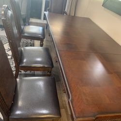 Dinning Table. 8 Chairs 