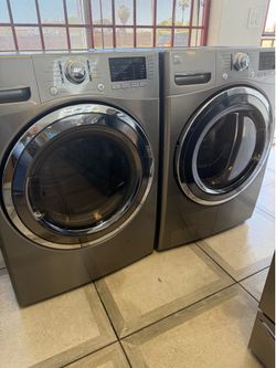 Kenmore Washer and dryer gas set