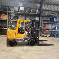 2007 TCM 8000 lbs capacity forklift