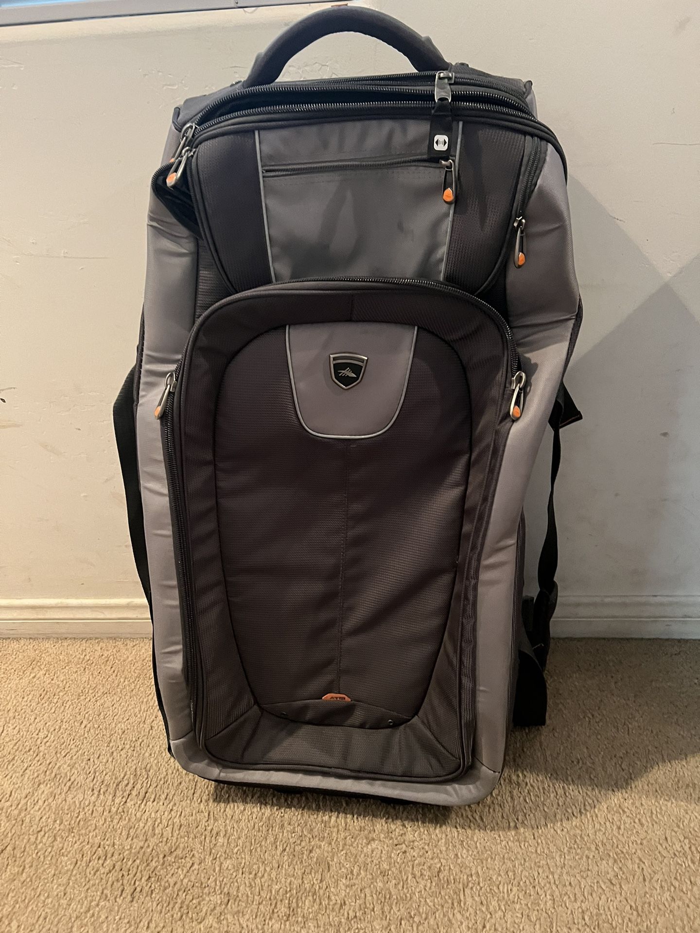 Large High Sierra Luggage on Wheels - Checked Bag Baggage - With Backpack Straps