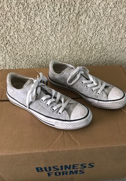 Women’s converse size 7.5