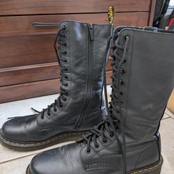 Doc Martens 1B99 Virginia Leather Boots 