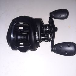 Abu Garcia Revo X Low Profile Baitcast Fishing Reel - Clam - Brand New, Never Even Had Line On It.