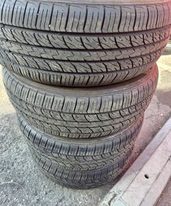 185 65 15 KUMHO I sell this Seth of tires with 80% life the 4