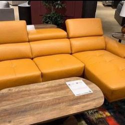 New Reversible Sectional.  Luxury Leather.  Tangerine 🍊 Or Grey.  110x68x29H.  Free Delivery!