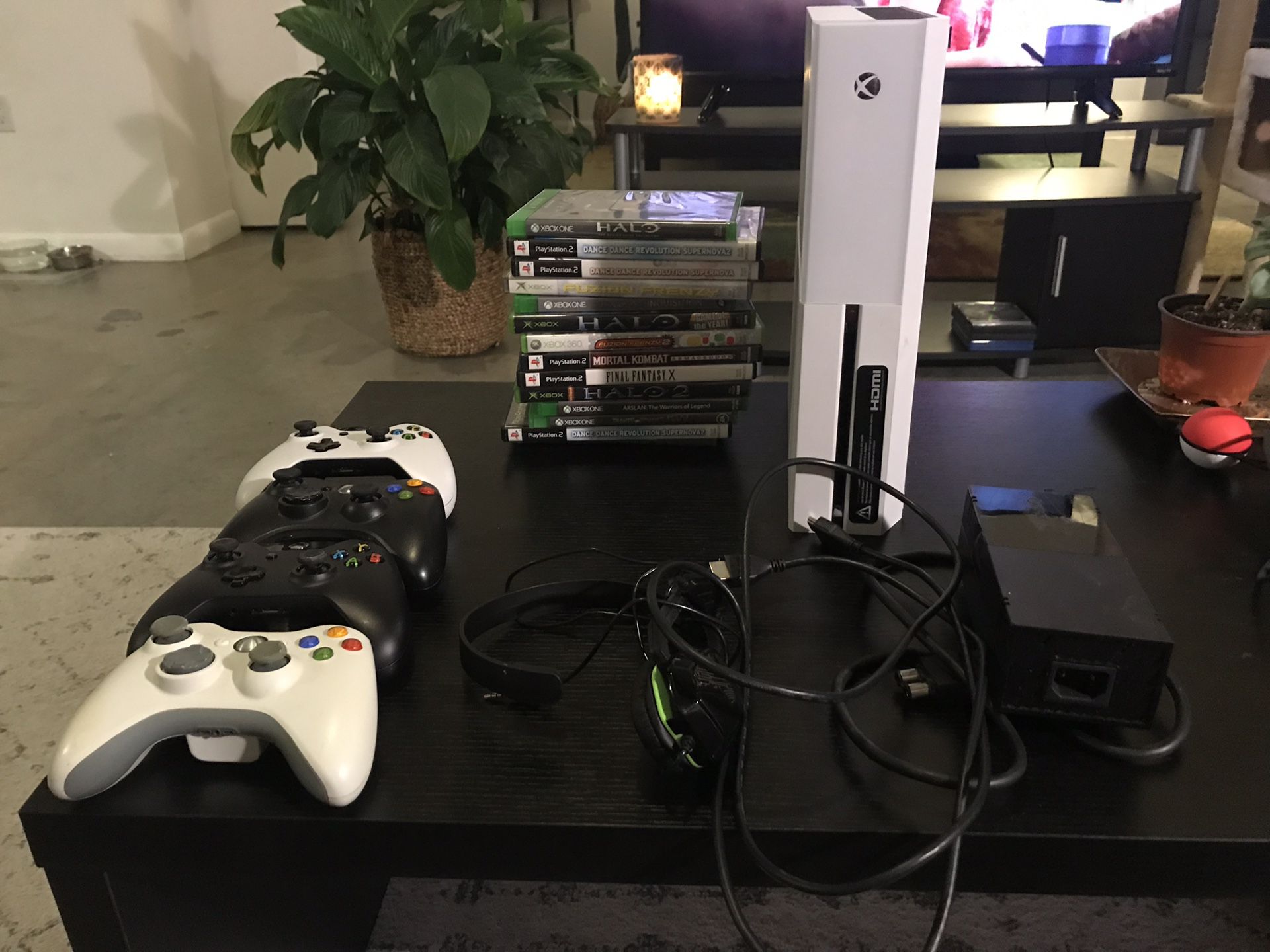 Xbox One, controllers and games included