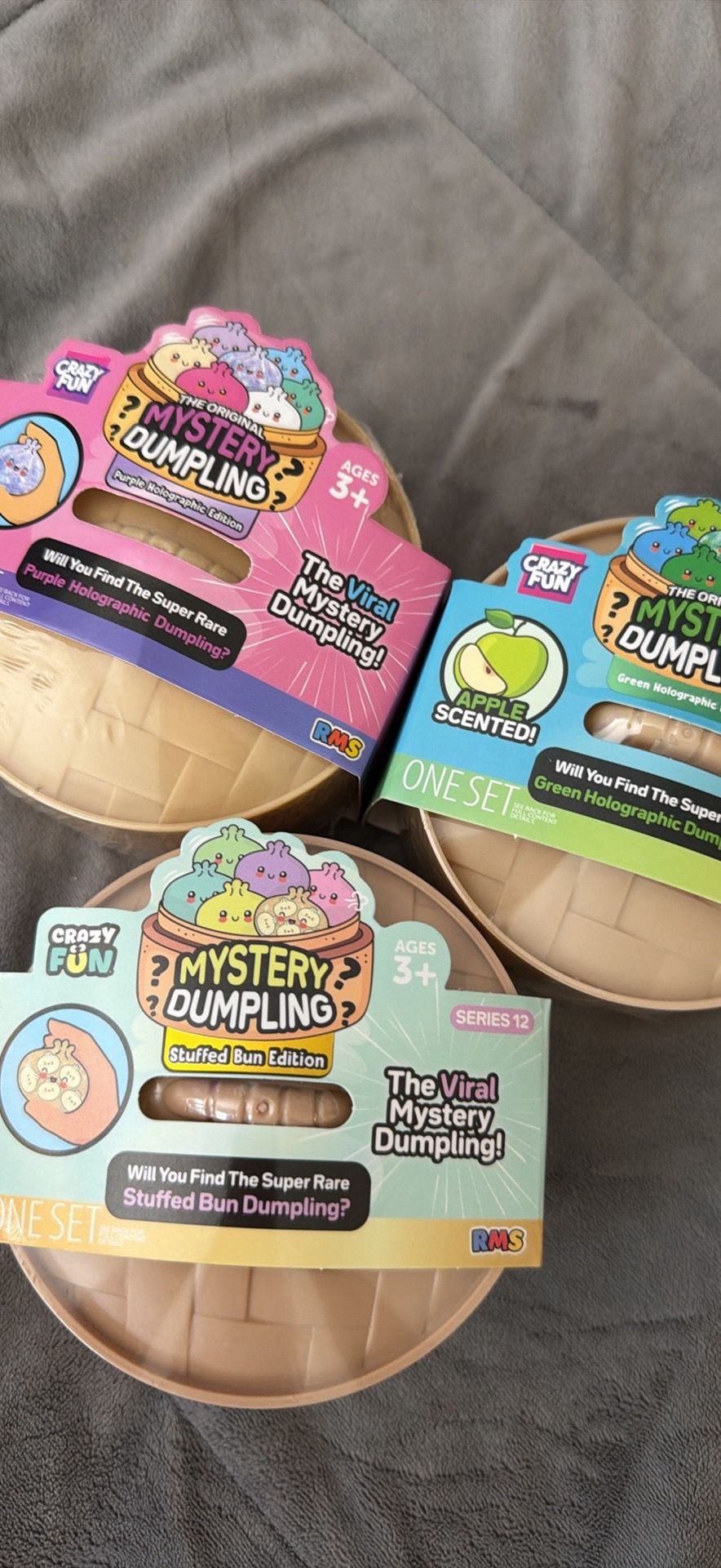 VIRAL DUMPLINGS SQUISHY HOLOGRAPHIC (ORIGINAL) (LEGIT) (SEALED)