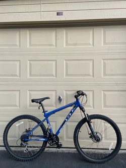 26" GT Avalanche 3.0 Mountain Bike – 24 Speed – Small Frame – Men’s Bicycle