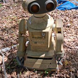 1984 Tomy Omnibot 2000