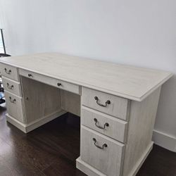 Bush Furniture Saratoga Executive Desk