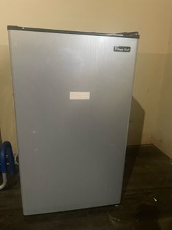 Magic Chef mini fridge