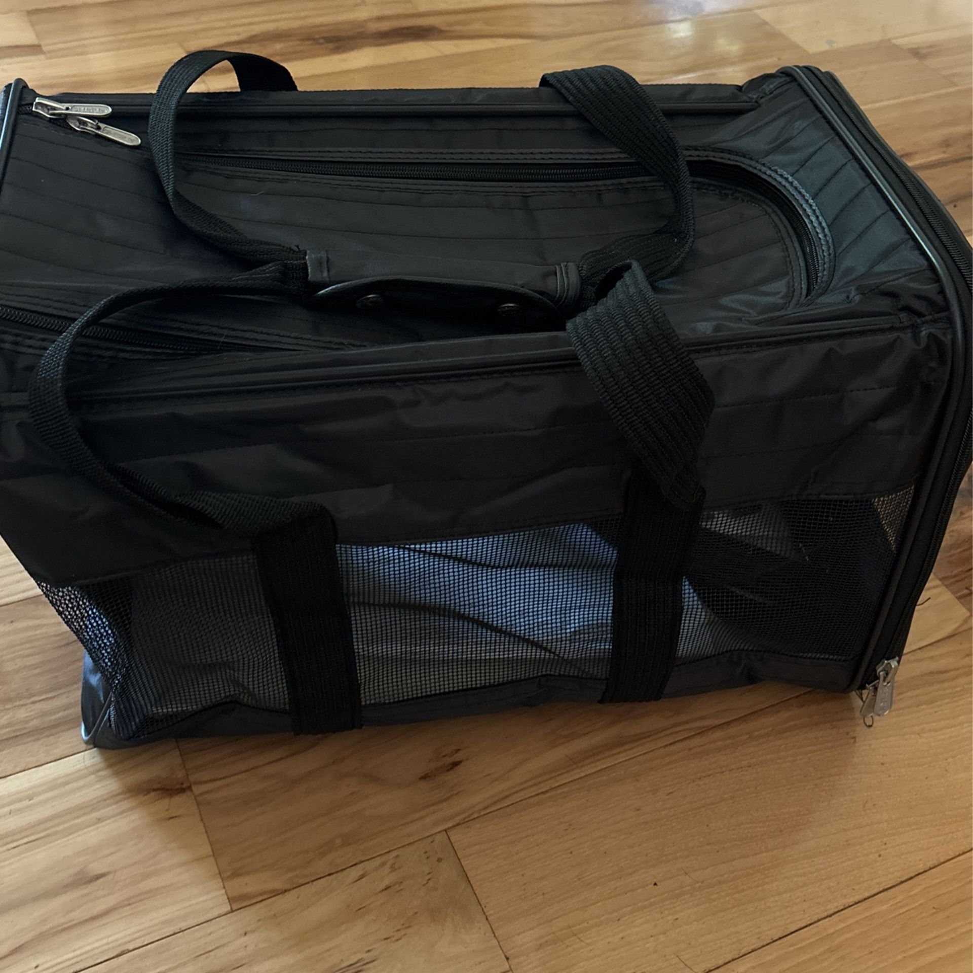 Pet Carrier 22LBS