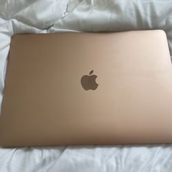 2019 Rose Gold MacBook Air 13” 128 GB