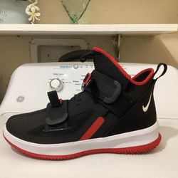 LIKE NEW CONDITION NIKE LEBRON LJ23 SHOES FOR MAN SIZE 12 