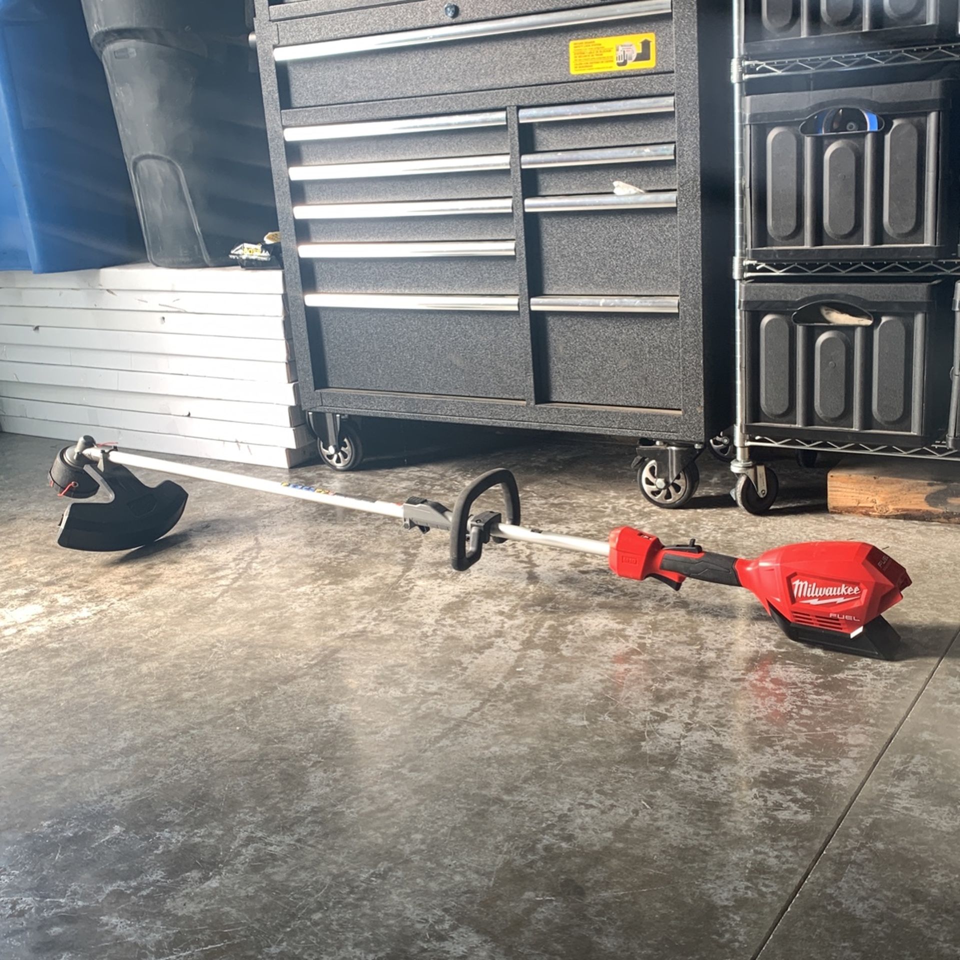 Milwaukee M18 Trimmer