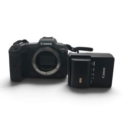 Canon EOS R5 Full-Frame Mirrorless Camera – DS126836