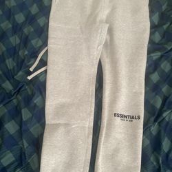 ESSENTIAL SWEATPANTS