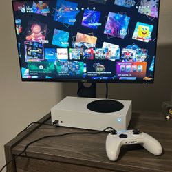 xbox series s with other items 
