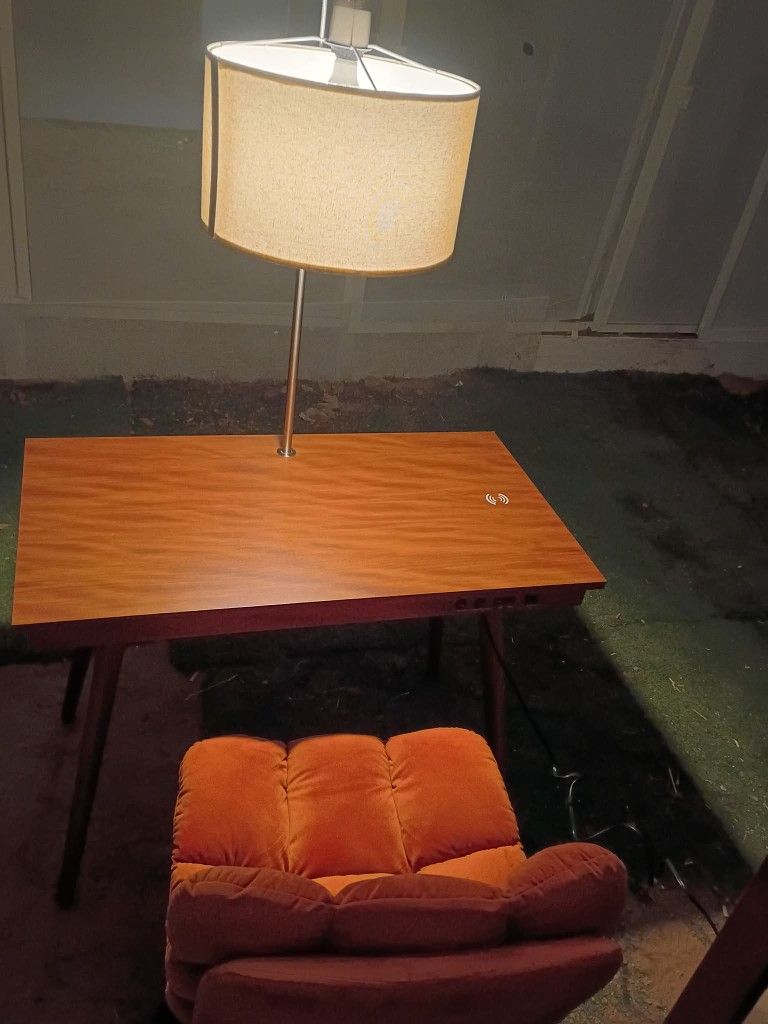 Desks /100$& Chair For 60