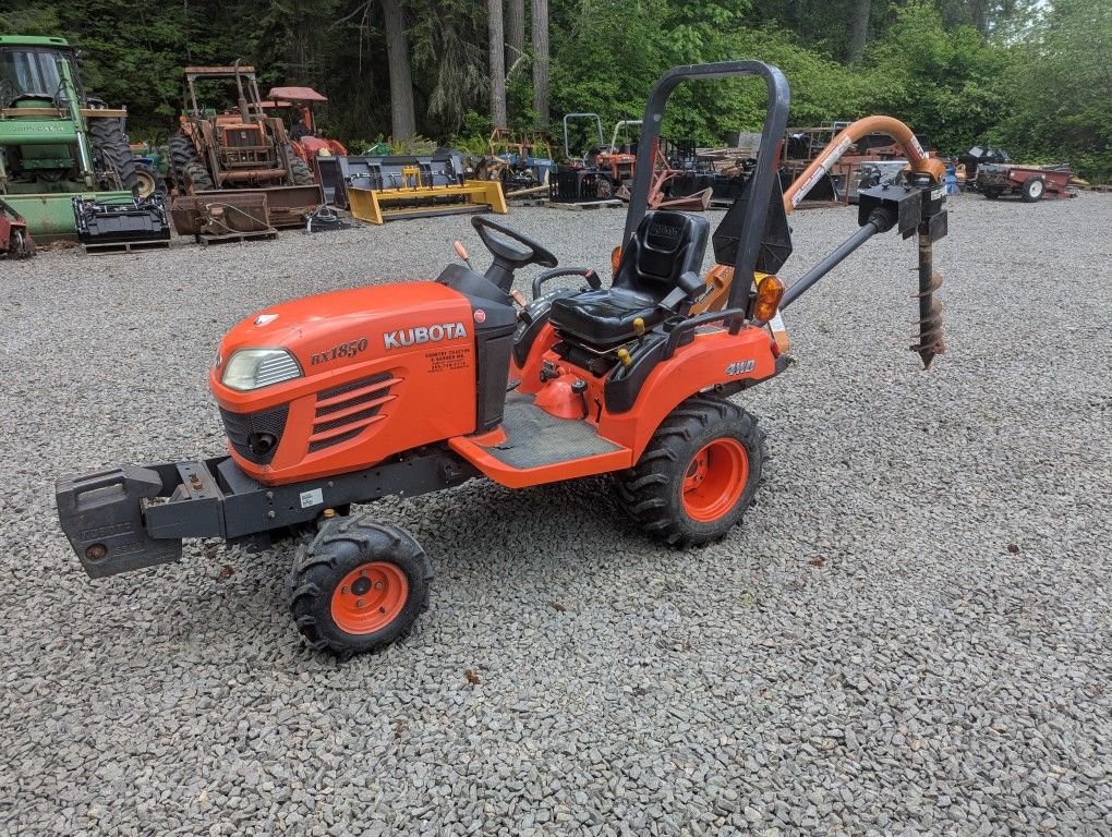 Kubota BX1850 Tractor with Post Hole Digger