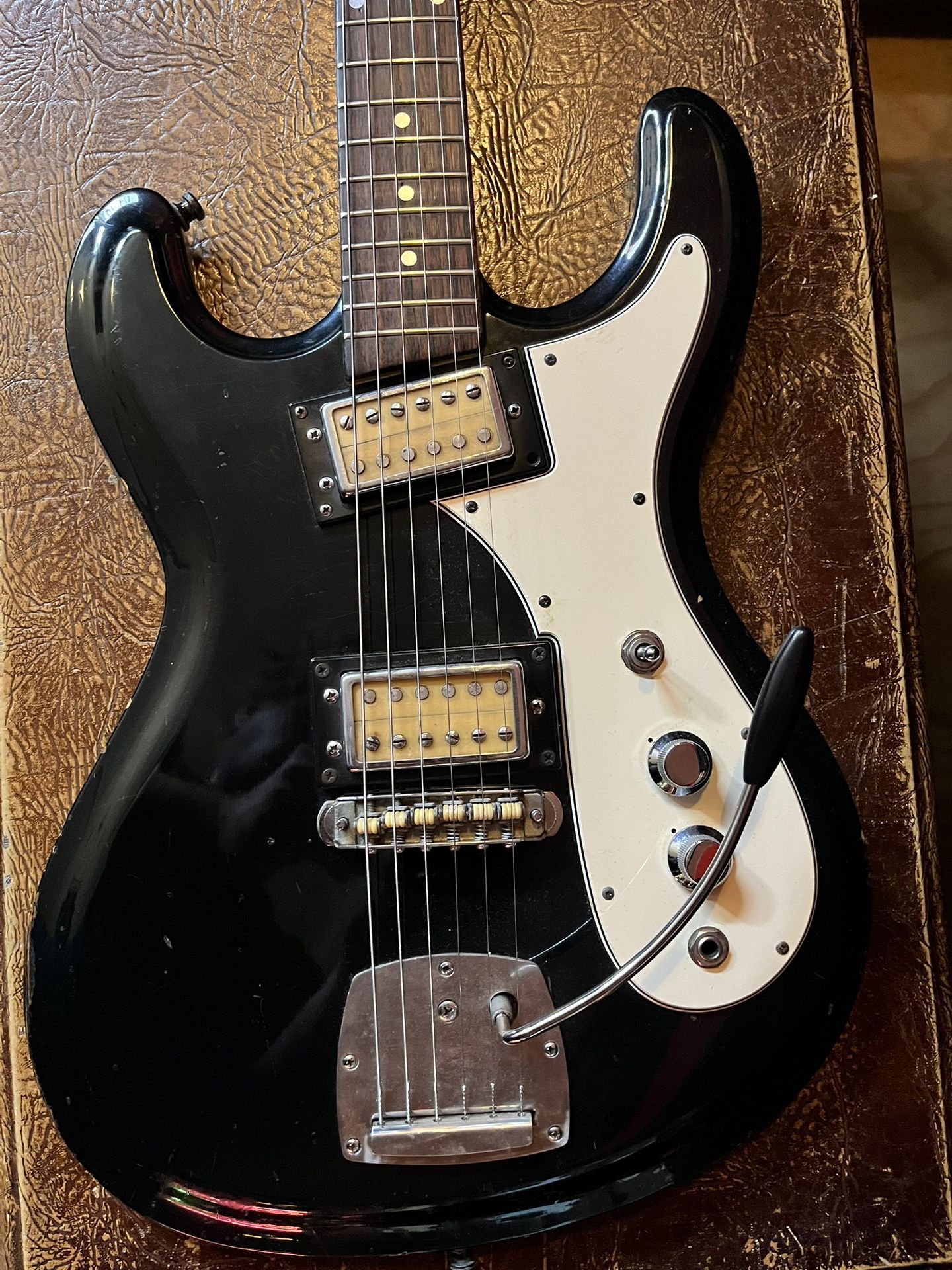 Univox Hi-Flier Flyer Phase 3 III 70’s Nirvana Guitar